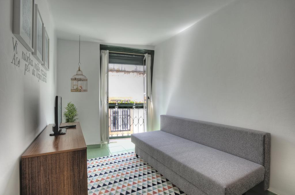 Stay Local In Alfama! Alice Central Home, Near River Лиссабон Экстерьер фото