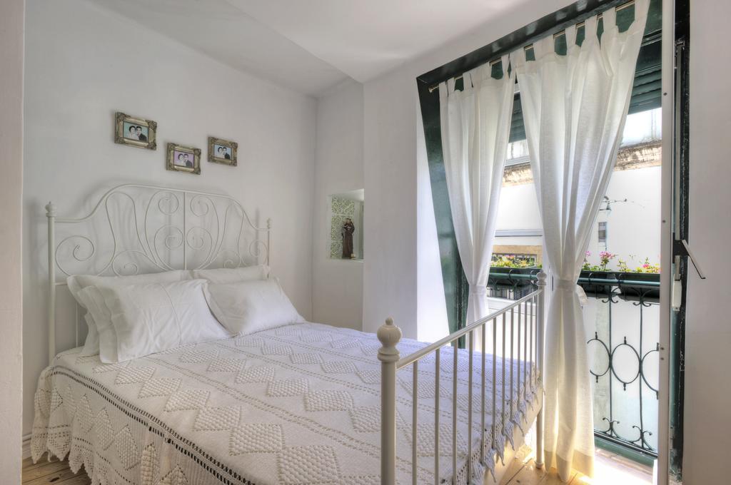 Stay Local In Alfama! Alice Central Home, Near River Лиссабон Экстерьер фото