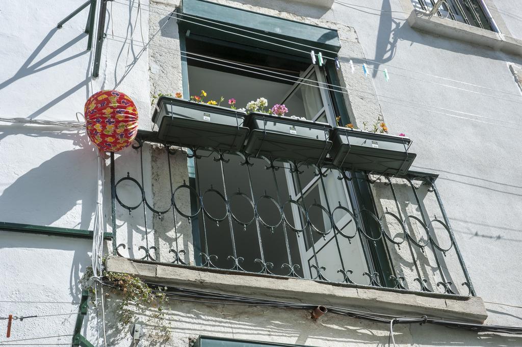 Stay Local In Alfama! Alice Central Home, Near River Лиссабон Экстерьер фото