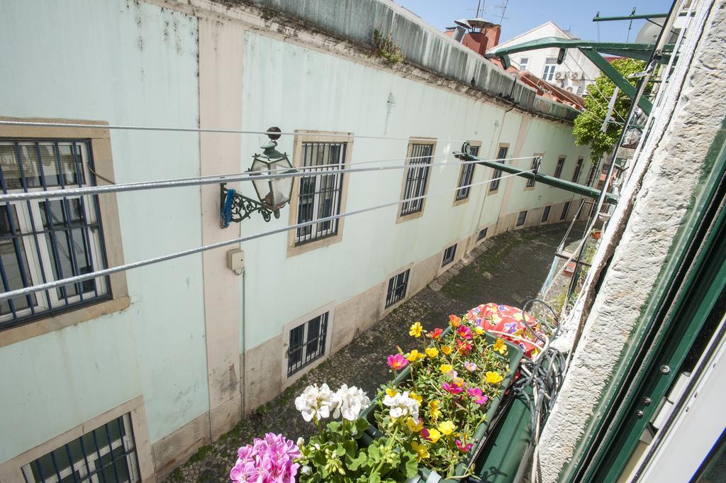 Stay Local In Alfama! Alice Central Home, Near River Лиссабон Экстерьер фото