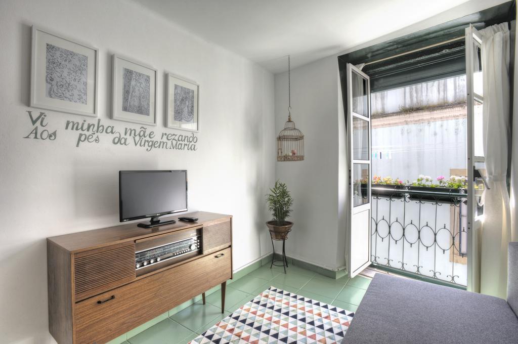Stay Local In Alfama! Alice Central Home, Near River Лиссабон Экстерьер фото